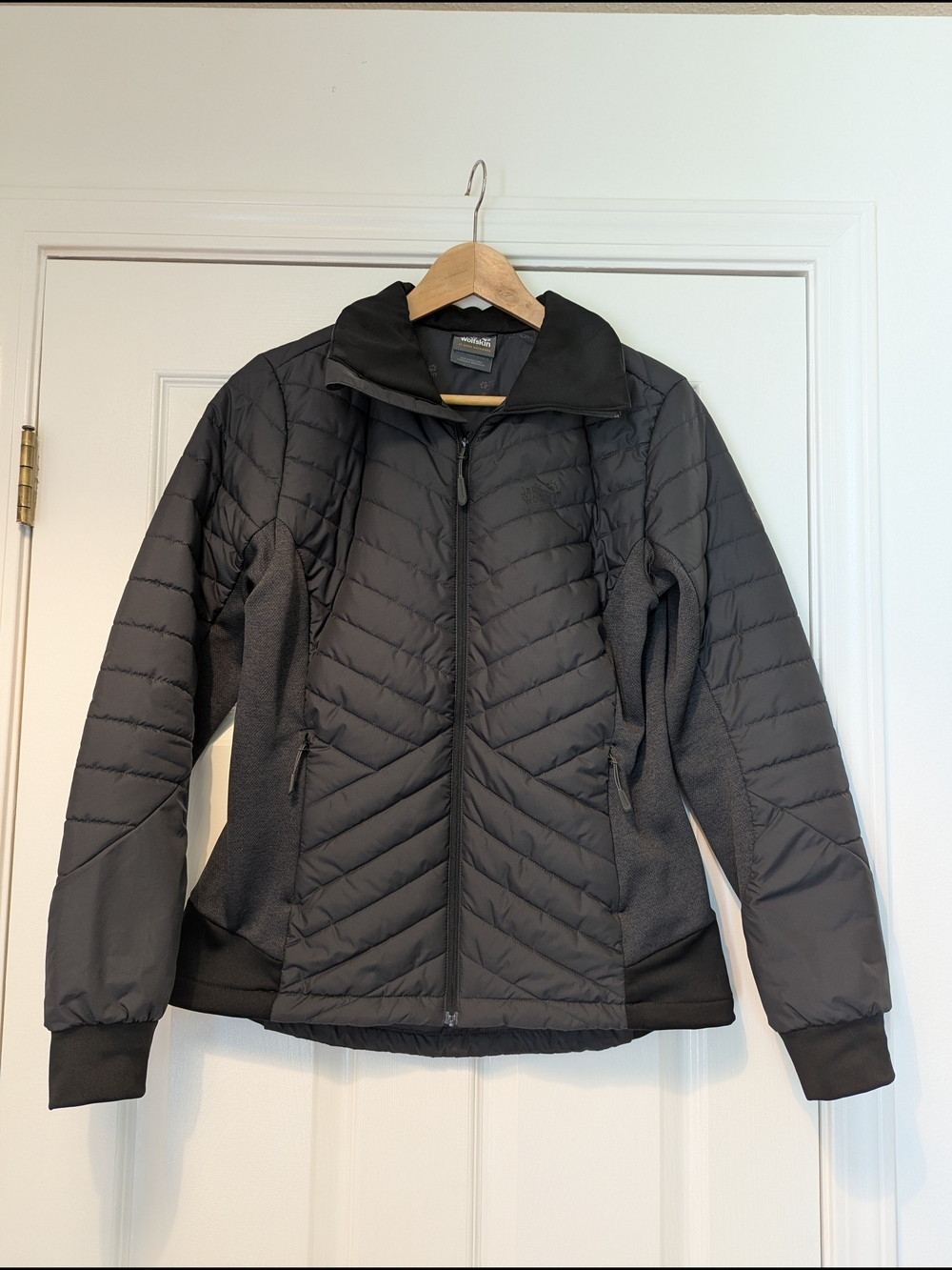 Jack Wolfskin Women's Black Quilted Hybrid Puffer Jacket